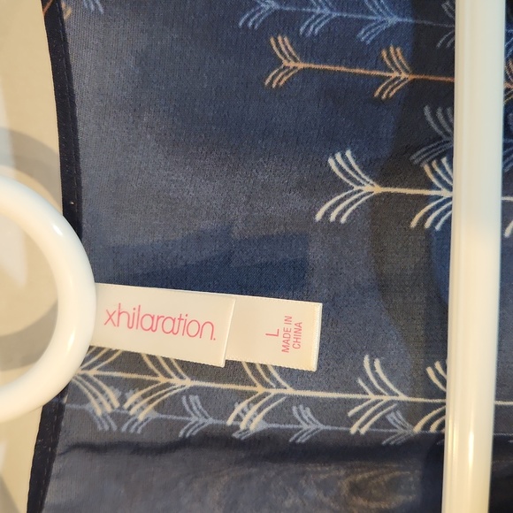 Xhilaration top size large for women's - Picture 3 of 5